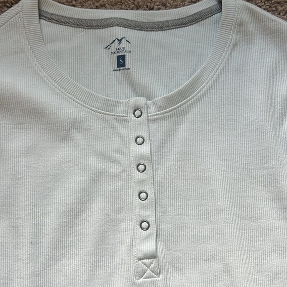 NEW Women’s Henley Bundle size small - Picture 9 of 12